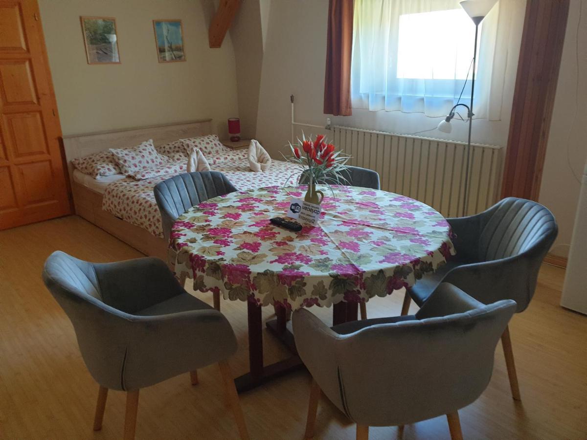 דירות אגר Vecsey Apartman מראה חיצוני תמונה